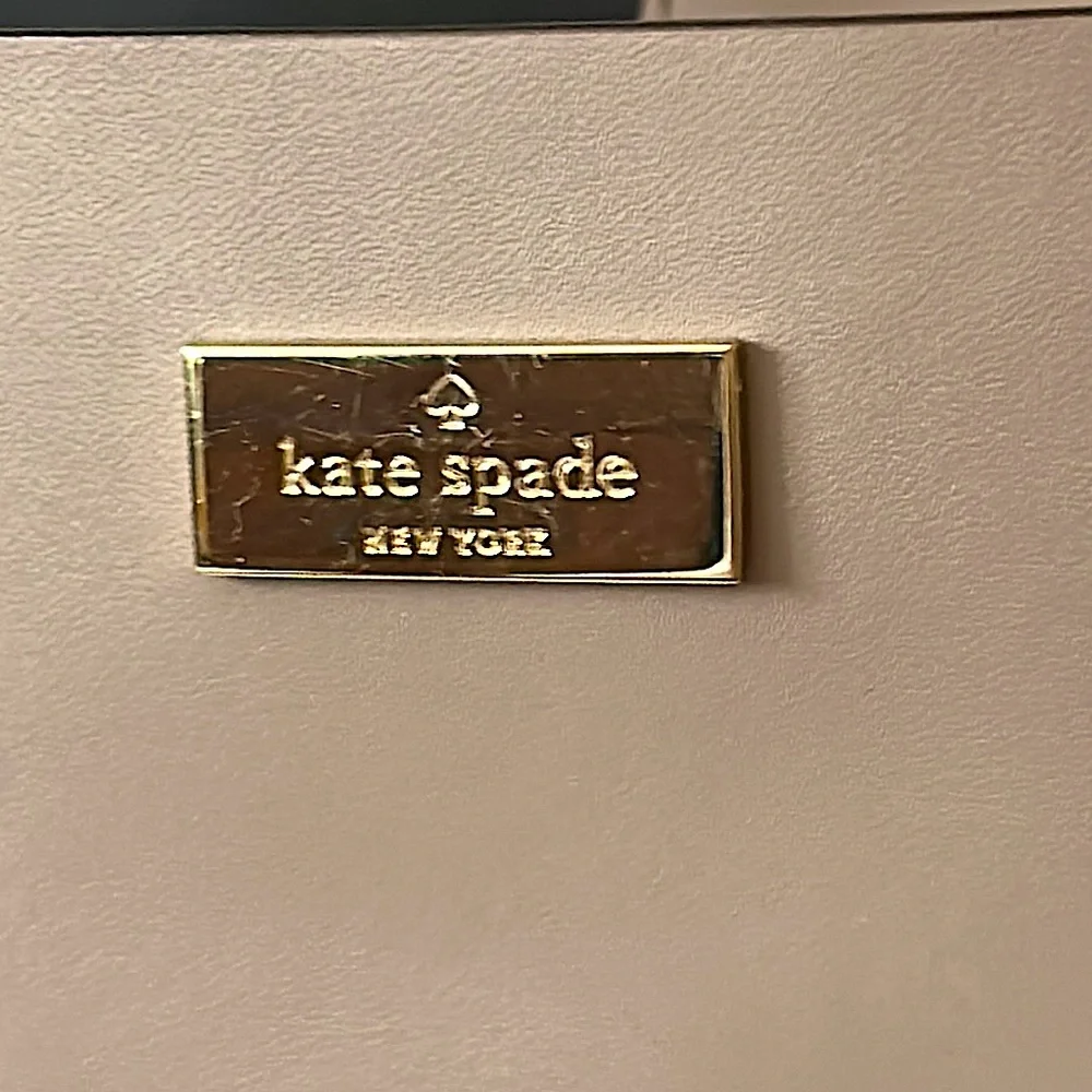 Kate Spade Authentic Gorgeous Light Gray/Taupe Leather Bag Purse 🌺🌺 - Picture 3 of 16